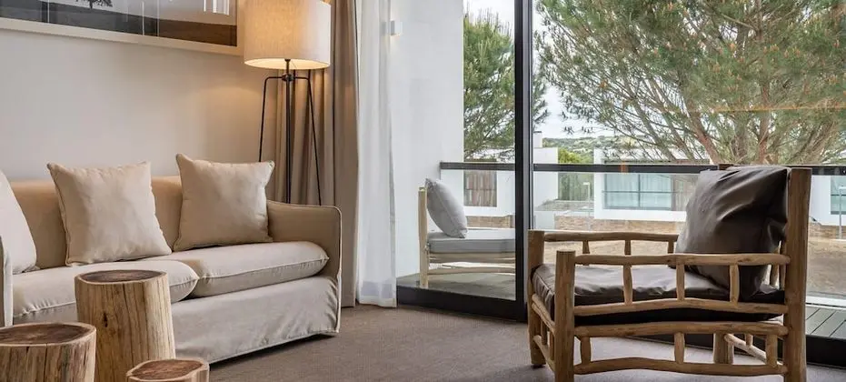 Tek Büyük Yataklı Oda, Balkon (Garden & Pool View)