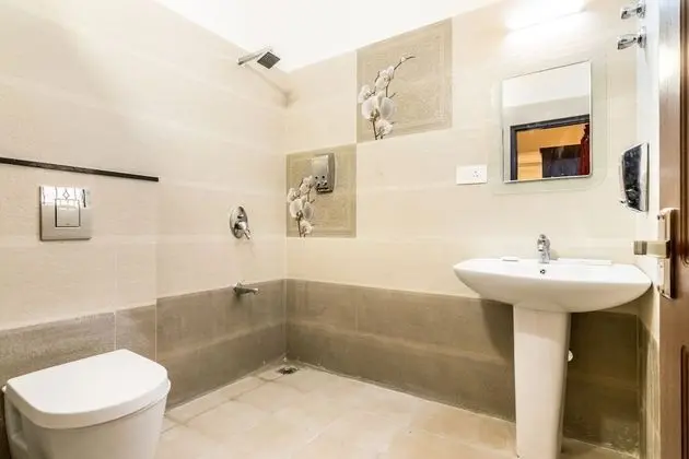 Deluxe Tek Büyük Yataklı Oda, 1 Çift Kişilik Yatak, Sigara İçilmez, Şehir Manzaralı