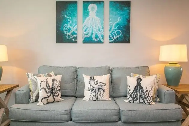 Daire (The Octopus Sanctuary)