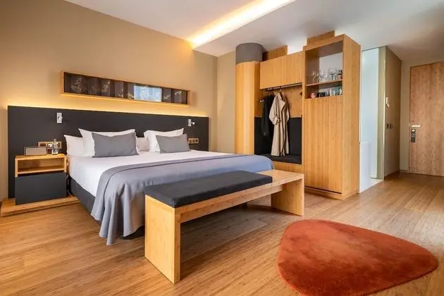 Deluxe Tek Büyük Yataklı Oda