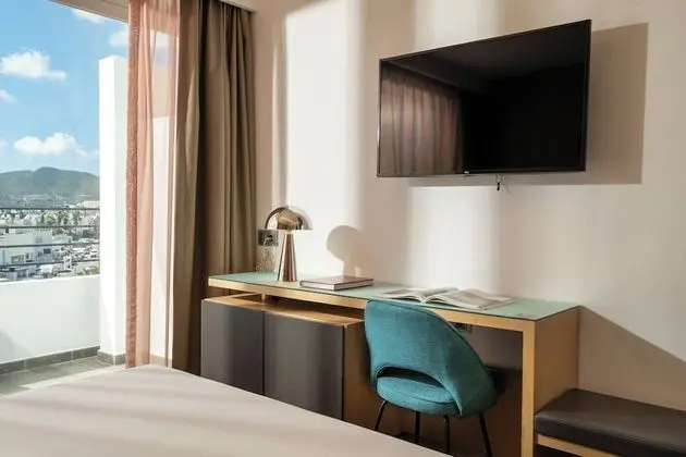 Deluxe Tek Büyük Yataklı Oda, Deniz Manzaralı