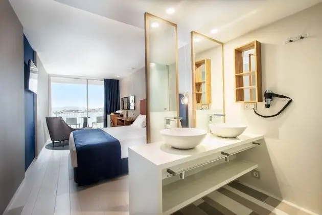 Deluxe Tek Büyük Yataklı Oda, Teras