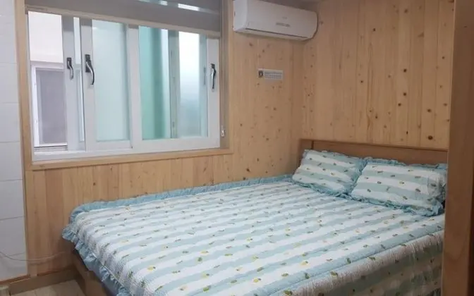 Oda (Room 203 (pyeonbaek bedroom cooking X)