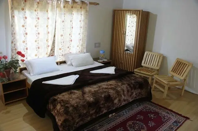 Basic Büyük Yataklı Tek Kişilik Oda