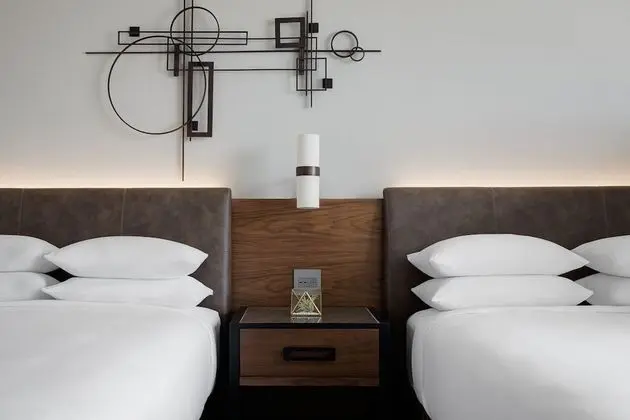 Oda, 2 Büyük (Queen) Boy Yatak, Sigara İçilmez (M Club Lounge Access)