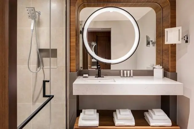 Oda, 2 Büyük (Queen) Boy Yatak, Sigara İçilmez (M Club Lounge Access)