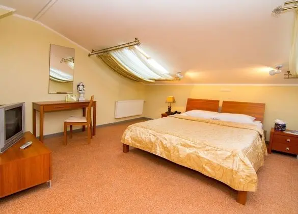Standard Tek Büyük veya İki Ayrı Yataklı Oda (Attic)