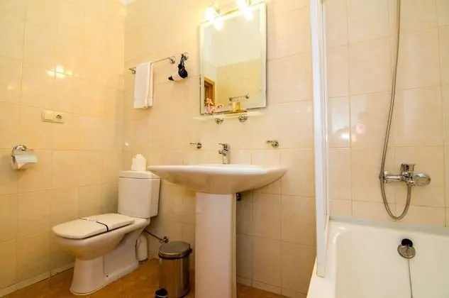 Standard Tek Büyük veya İki Ayrı Yataklı Oda (Attic)