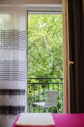 Üç Kişilik Oda, Birden Çok Yatak