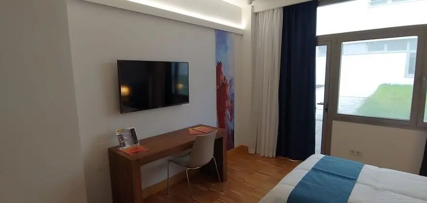 Tek Büyük Yataklı Oda