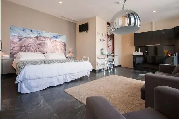 Çatı Katı Süiti (Penthouse), Havuz Manzaralı