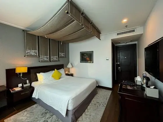Deluxe Tek Büyük Yataklı Oda (Complimentary Afternoon Tea & Minibar)