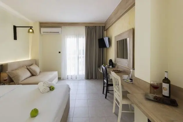 Deluxe Tek Büyük Yataklı Oda, Balkon, Deniz Manzaralı