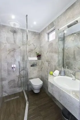 Deluxe Tek Büyük Yataklı Oda, Balkon, Deniz Manzaralı