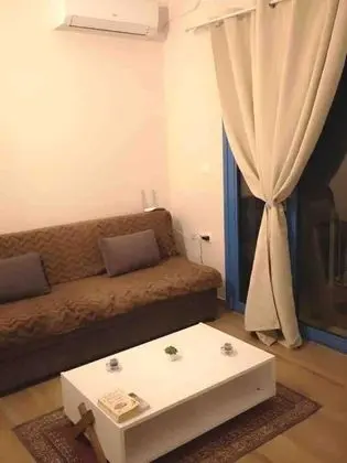 Apart Daire, 1 Büyük (Queen) Boy Yatak ve Çekyat