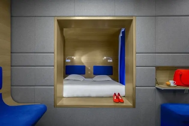 Deluxe Tek Büyük Yataklı Oda (galileO)