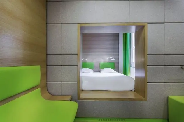 Deluxe Tek Büyük Yataklı Oda (galileO)