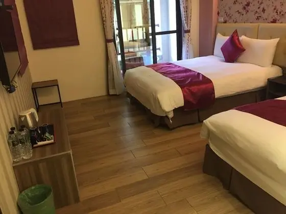 Dört Kişilik Oda, 2 Çift Kişilik Yatak, Sigara İçilmez