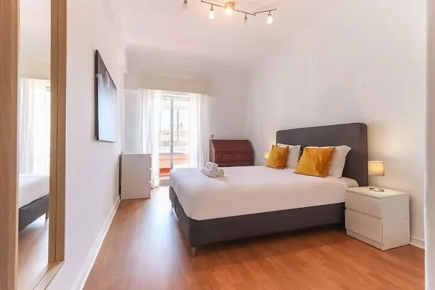 Apart Daire, 3 Yatak Odası, Balkon, Bahçe Manzaralı