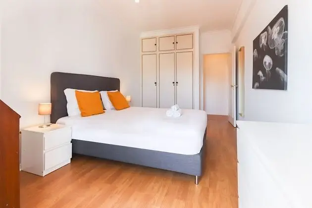 Apart Daire, 3 Yatak Odası, Balkon, Bahçe Manzaralı