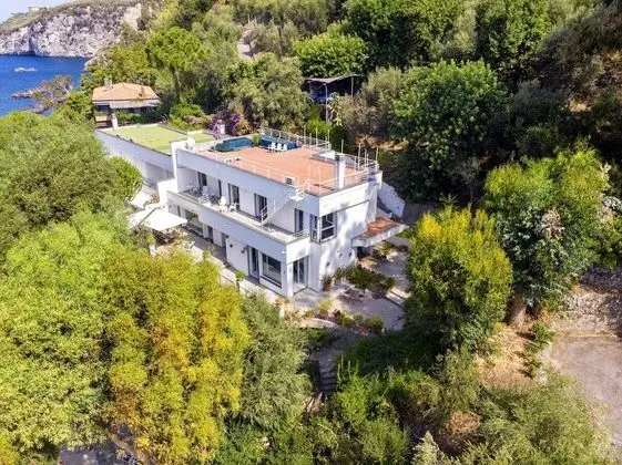 Villa, Sigara İçilebilir