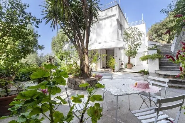 Villa, Sigara İçilebilir