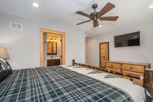 Ev, Birden Çok Yatak, Sıcak Su Havuzu