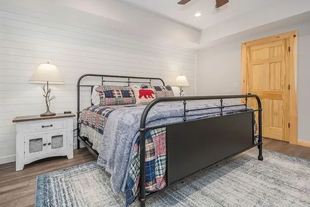 Ev, Birden Çok Yatak, Sıcak Su Havuzu