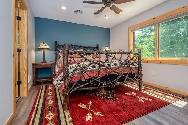 Ev, Birden Çok Yatak, Sıcak Su Havuzu