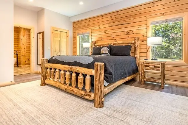 Ev, Birden Çok Yatak, Sıcak Su Havuzu