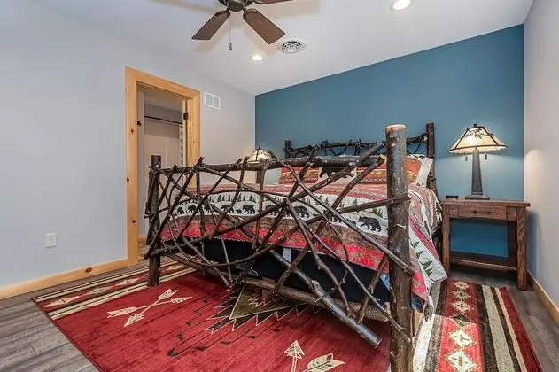 Ev, Birden Çok Yatak, Sıcak Su Havuzu