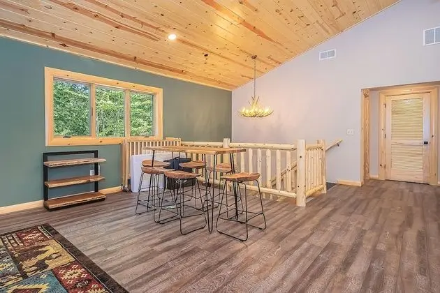 Ev, Birden Çok Yatak, Sıcak Su Havuzu