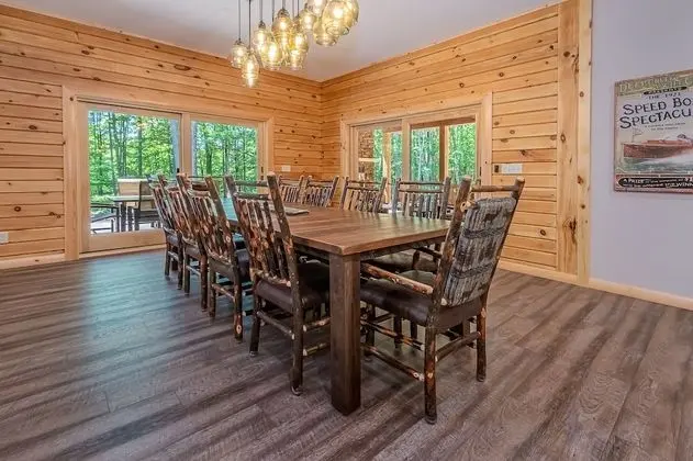 Ev, Birden Çok Yatak, Sıcak Su Havuzu