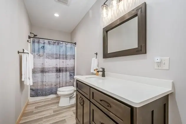 Ev, Birden Çok Yatak, Sıcak Su Havuzu