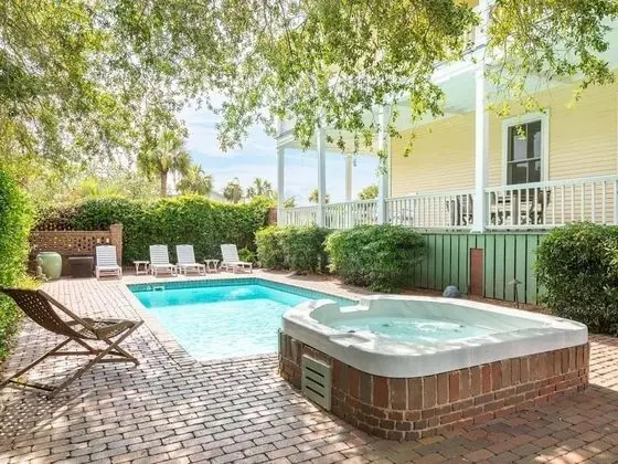 Ev, Birden Çok Yatak, Havuz Kullanımı, Kısmi Deniz Manzarası