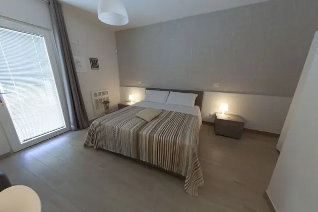 Tek Büyük Yataklı Oda, Havuz Manzaralı
