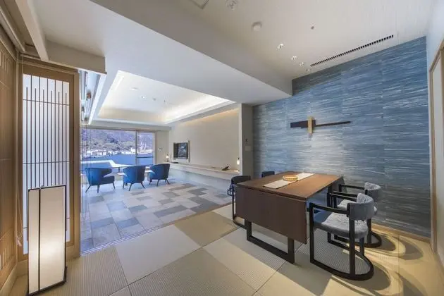 Economy Süit, Sigara İçilmez, Liman Manzaralı (72sqm, View Bath, 410)