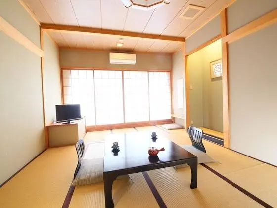Traditional Oda (Japanese style, with Shared Bathroom)