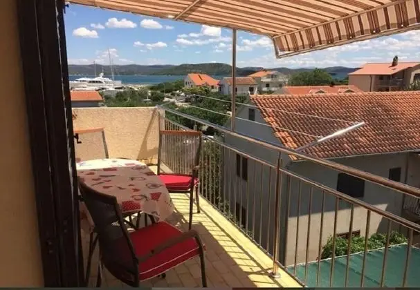Apart Daire (Ognjen - family apartments with free )