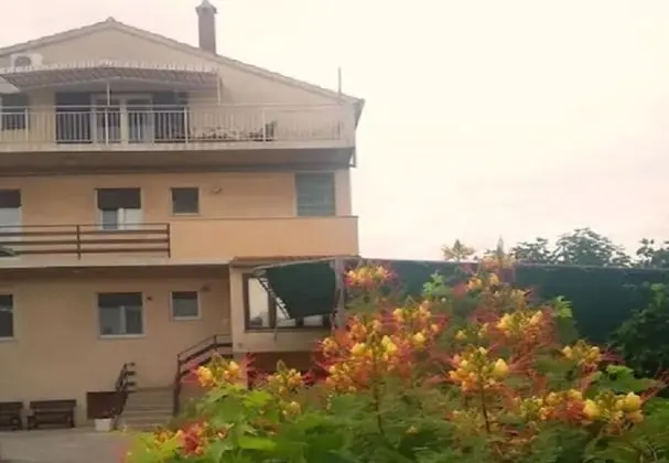 Apart Daire (Ognjen - family apartments with free )