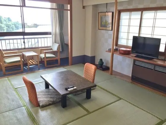 Traditional Oda, Göl Manzaralı (Japanese Style, 10 Tatami Mat)