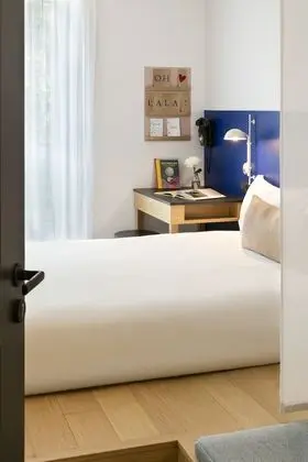 Tek Büyük veya İki Ayrı Yataklı Oda (Vue Bastille, no elevator)