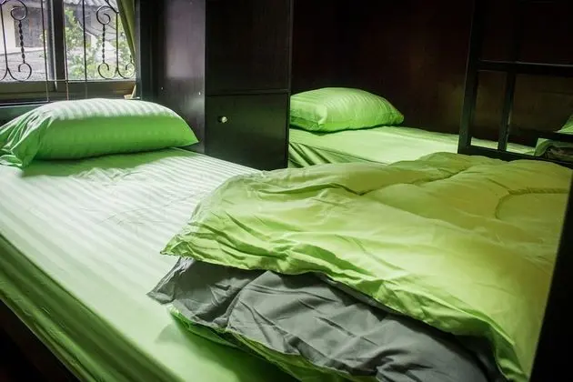 6-Bed Female Dormitory with Air-conditioner