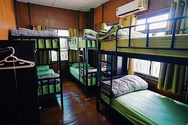 6-Bed Female Dormitory with Air-conditioner