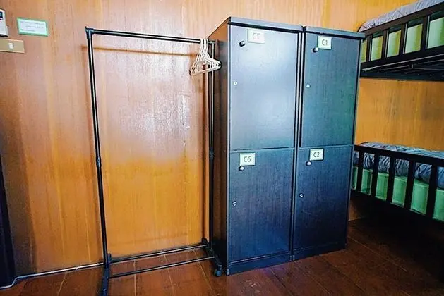 6-Bed Female Dormitory with Air-conditioner