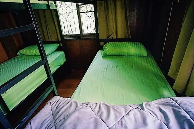 6-Bed Female Dormitory with Air-conditioner