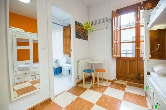 Standard Ortak Ranzalı Oda, Özel Banyo (4 camas)