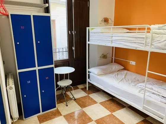 Standard Ortak Ranzalı Oda, Özel Banyo (4 camas)