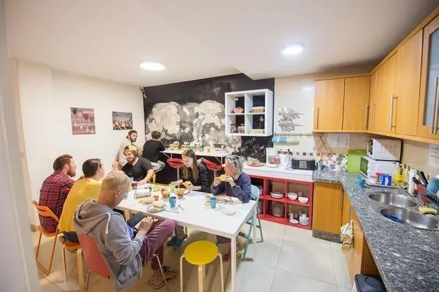 Standard Ortak Ranzalı Oda, Sadece kadınlar için (Bed in 6-Bed Female Dormitory Room)