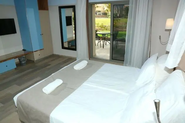 Deluxe Room Garden access